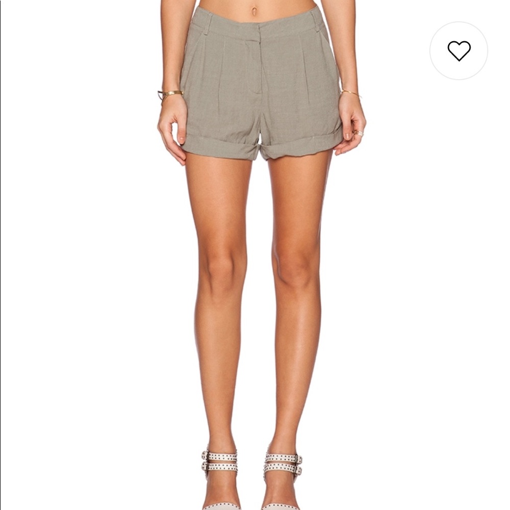 Bella Luxx Pleated Trouser Short in Thyme